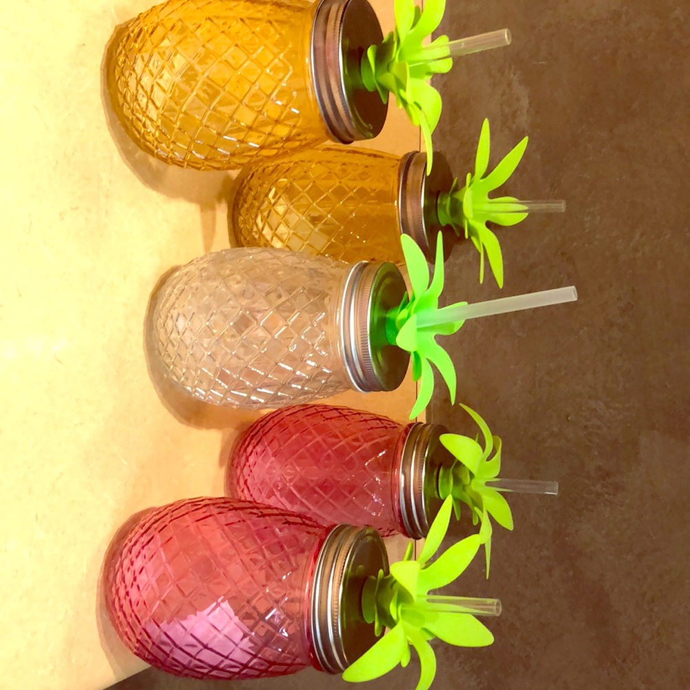 5 class pineapple cups!